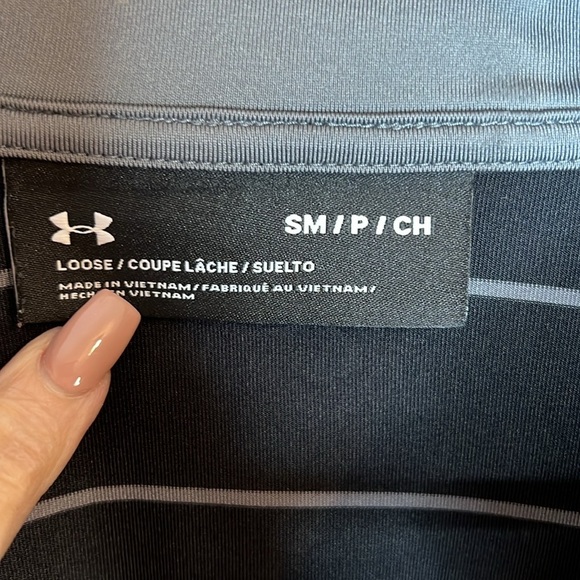 Under Armour quarter 1/4 zip black with gray stripes Men’s Sm. Or Women’… - Picture 4 of 4